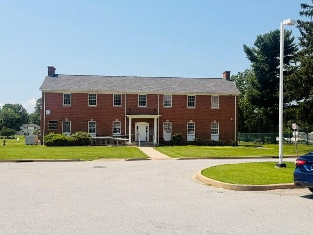 Front-facing photo of Mowlds Cottage